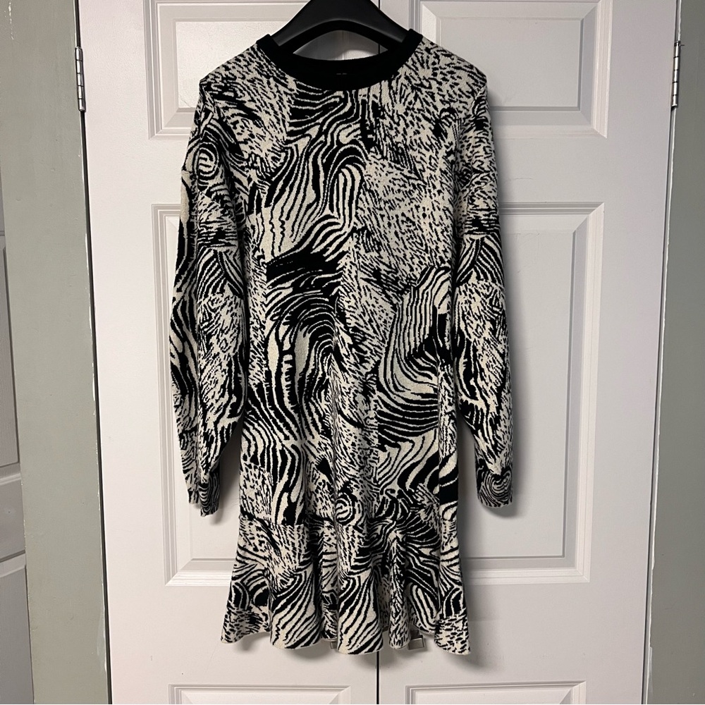 Anthropologie Sweater Knit Dress 3/4 Sleeve Black And Ivory Animal Print-Small